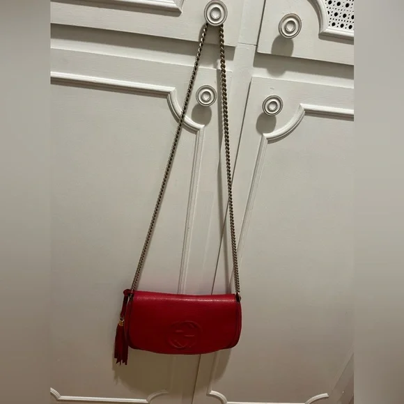 Gucci Soho 100% 💯 authentic red crossbody/ shoulder bag w gold chain - Picture 15 of 16
